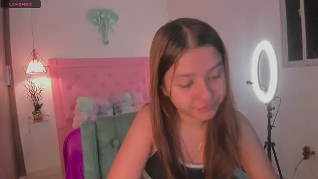 kimmy099 online show from February 18, 2025, 11:08 pm