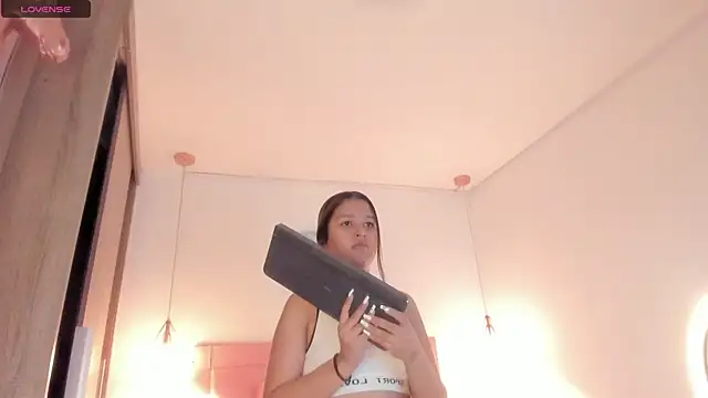 kimmy099 online show from March 9, 2025, 7:48 pm