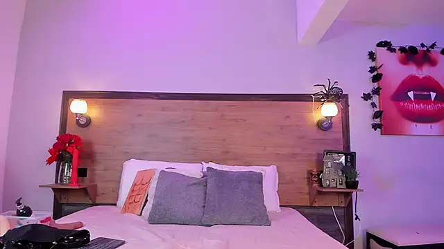 EmmaBakeer online show from October 20, 2025, 11:00 am