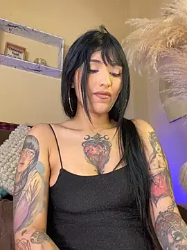 Snapshot of Sweetie_Arianna chatting on September 10, 2025, 2:10 am Sweetie Arianna online show from September 10, 2025, 2:10 am