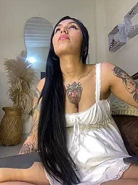 Snapshot of Sweetie_Arianna chatting on March 5, 2025, 5:40 am Sweetie Arianna online show from March 5, 2025, 5:40 am