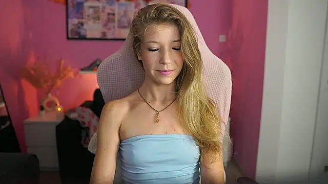 Snapshot of missicute chatting on November 1, 2025, 2:44 pm missicute online show from November 1, 2025, 2:44 pm