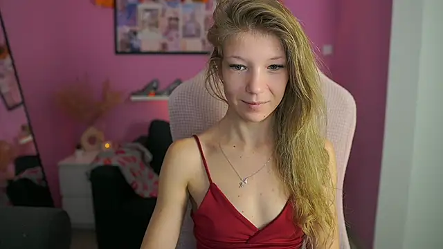 missicute online show from November 24, 2025, 7:36 pm