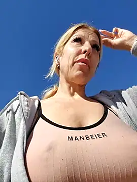 blondyruby online show from February 23, 2026, 10:38 am