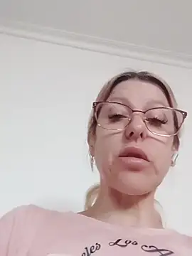 blondyruby online show from February 18, 2026, 9:39 am