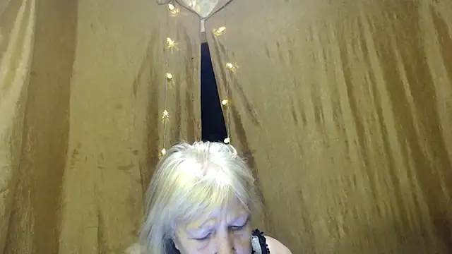  Estelitta 5 online show from January 25, 2025, 6:46 pm