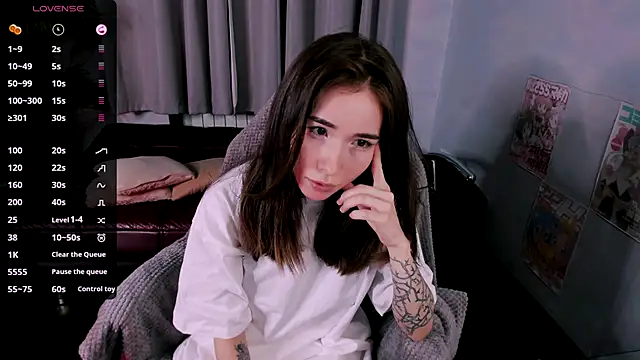 ashleyro1 online show from November 9, 2025, 1:04 pm