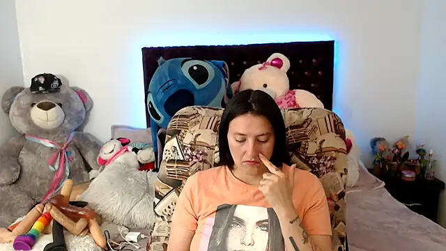 Lorenahot 06 online show from December 1, 2025, 7:59 pm