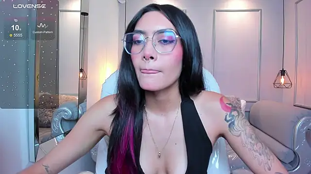 Snapshot of AzuraKindong chatting on September 22, 2025, 7:20 pm AzuraKindong online show from September 22, 2025, 7:20 pm