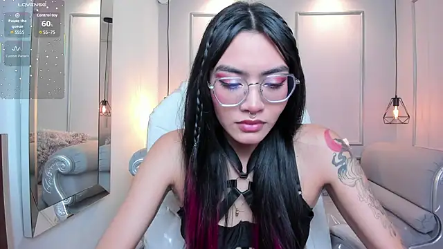 Snapshot of AzuraKindong chatting on October 1, 2025, 7:40 pm AzuraKindong online show from October 1, 2025, 7:40 pm