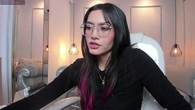 Snapshot of AzuraKindong chatting on October 21, 2025, 7:13 pm AzuraKindong online show from October 21, 2025, 7:13 pm