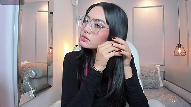 AzuraKindong online show from November 6, 2025, 7:07 pm