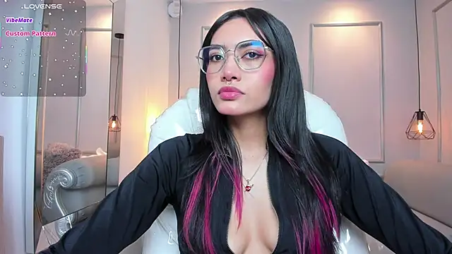 Snapshot of AzuraKindong chatting on October 23, 2025, 7:12 pm AzuraKindong online show from October 23, 2025, 7:12 pm