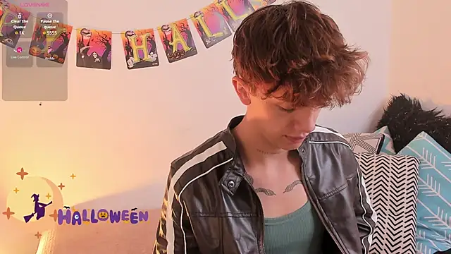 Snapshot of Tomy_Rox chatting on October 28, 2025, 8:19 pm Tomy Rox online show from October 28, 2025, 8:19 pm