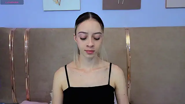 Snapshot of sophiia_grey_1 chatting on September 22, 2025, 8:59 pm sophiia grey 1 online show from September 22, 2025, 8:59 pm