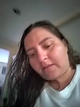 bonnyy26 online show from April 25, 2026, 5:43 pm