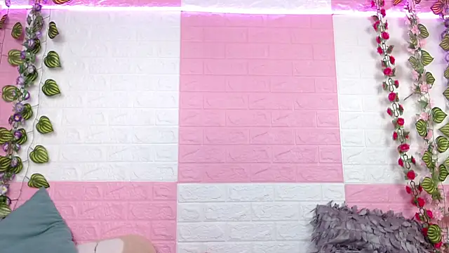 AnyaFloyd69 online show from February 22, 2025, 8:42 pm