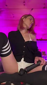 DanaeJustine online show from February 6, 2026, 5:31 pm