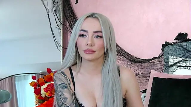 FrancescaMcGray online show from October 30, 2025, 8:23 am