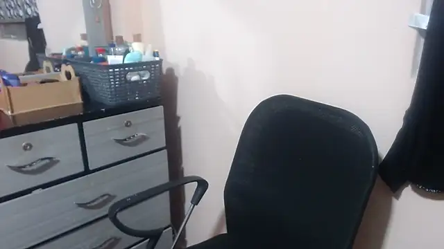 Ainhoa-hot online show from November 23, 2025, 6:56 am