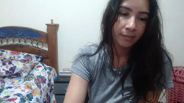 Ainhoa-hot online show from May 15, 2026, 4:43 am