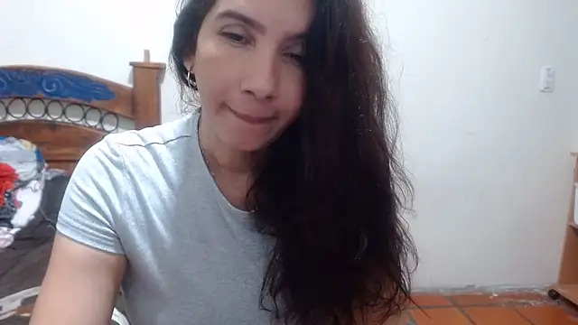 Ainhoa-hot online show from May 24, 2026, 3:06 am
