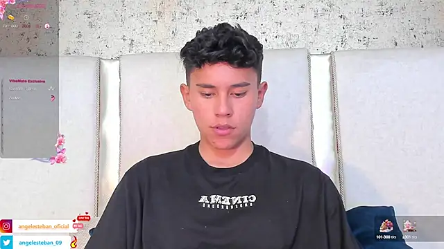 Snapshot of Angel_esteban_fx chatting on March 15, 2025, 9:52 am Angel esteban fx online show from March 15, 2025, 9:52 am