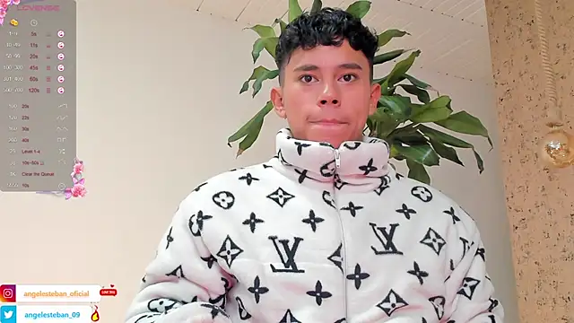 Snapshot of Angel_esteban_fx chatting on March 13, 2025, 6:48 am Angel esteban fx online show from March 13, 2025, 6:48 am