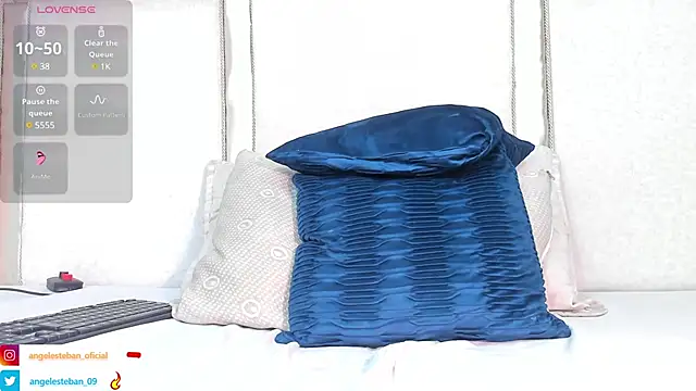 Snapshot of Angel_esteban_fx chatting on March 12, 2025, 9:55 am Angel esteban fx online show from March 12, 2025, 9:55 am