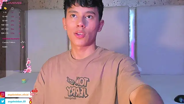 Snapshot of Angel_esteban_fx chatting on February 28, 2025, 3:48 am Angel esteban fx online show from February 28, 2025, 3:48 am