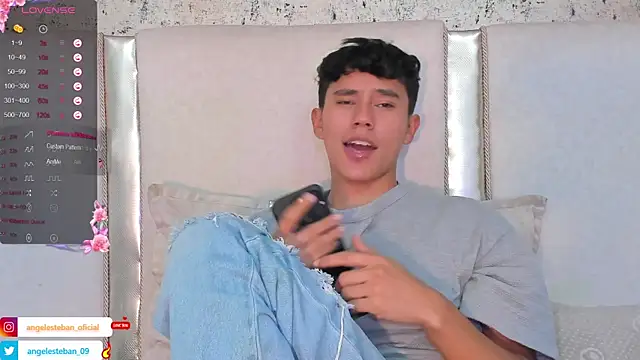 Snapshot of Angel_esteban_fx chatting on February 25, 2025, 9:53 am Angel esteban fx online show from February 25, 2025, 9:53 am