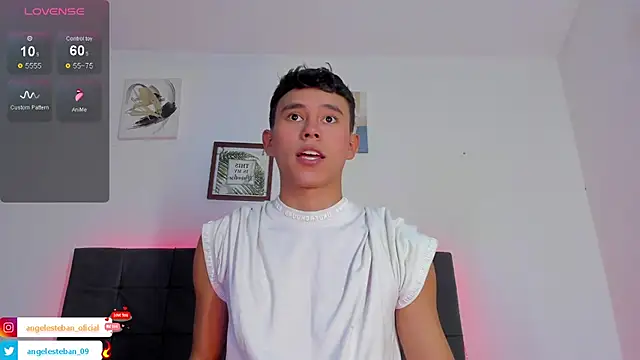 Snapshot of Angel_esteban_fx chatting on October 30, 2025, 4:11 am Angel esteban fx online show from October 30, 2025, 4:11 am