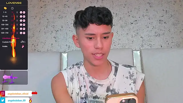 Snapshot of Angel_esteban_fx chatting on March 5, 2025, 9:49 am Angel esteban fx online show from March 5, 2025, 9:49 am