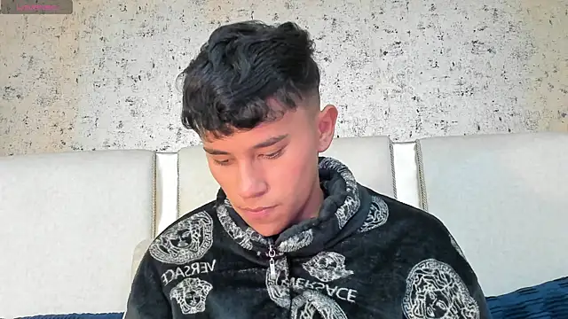 Snapshot of Angel_esteban_fx chatting on March 8, 2025, 3:50 am Angel esteban fx online show from March 8, 2025, 3:50 am