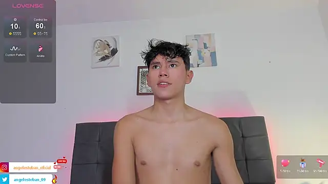 Snapshot of Angel_esteban_fx chatting on September 17, 2025, 4:14 am Angel esteban fx online show from September 17, 2025, 4:14 am