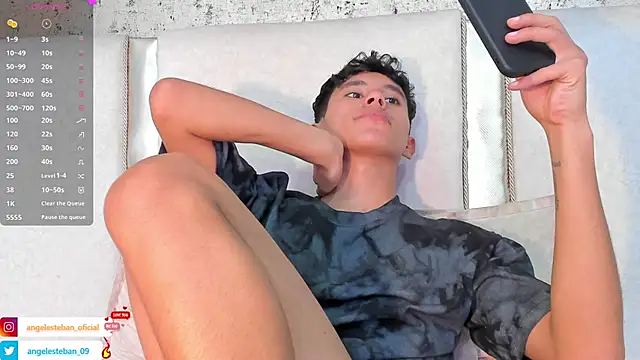 Snapshot of Angel_esteban_fx chatting on February 22, 2025, 10:18 am Angel esteban fx online show from February 22, 2025, 10:18 am