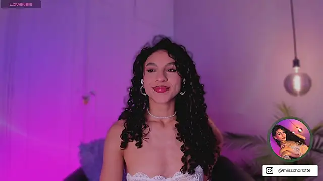 Snapshot of MiissCharlotte chatting on October 4, 2025, 3:52 am MiissCharlotte online show from October 4, 2025, 3:52 am