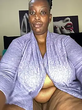 MsWhiteChocolatte online show from January 24, 2025, 10:21 am