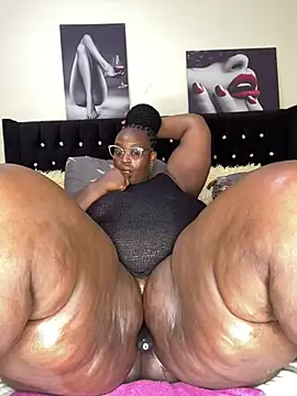 MsWhiteChocolatte online show from February 22, 2025, 12:18 pm