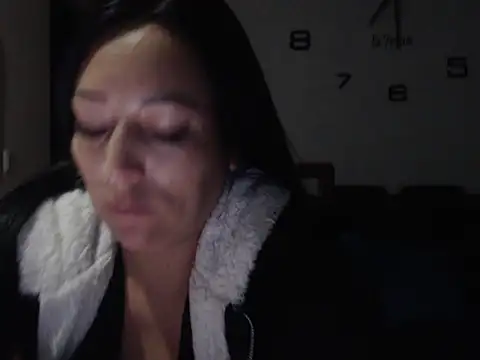 Laura martin  online show from March 12, 2025, 12:31 am