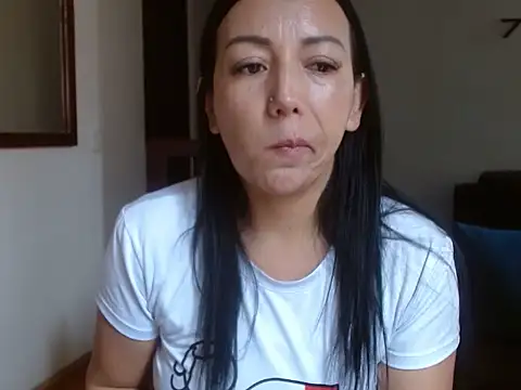 Laura martin  online show from February 21, 2025, 7:54 pm