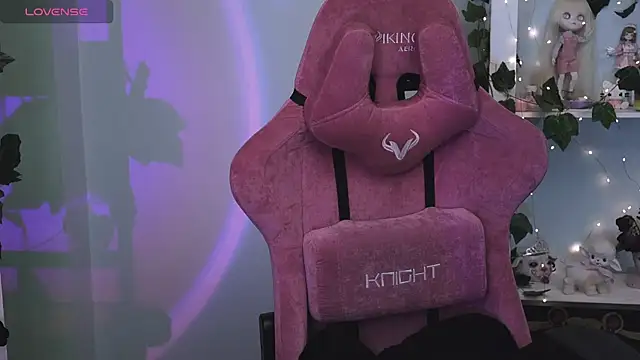 prettybones online show from April 3, 2026, 1:56 am