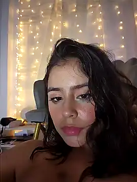 Snapshot of Juanelopez1 chatting on January 31, 2025, 6:35 am Juanelopez1 online show from January 31, 2025, 6:35 am