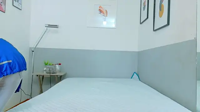 Snapshot of daddys_little_princesss chatting on October 12, 2025, 11:44 am daddys little princesss online show from October 12, 2025, 11:44 am