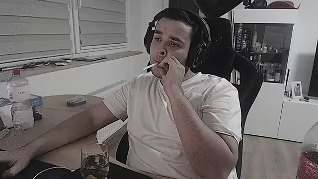 SharkLuigi online show from September 14, 2025, 1:50 am