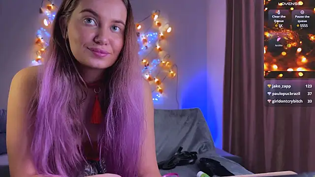 Femdom Lola online show from December 28, 2024, 6:50 pm