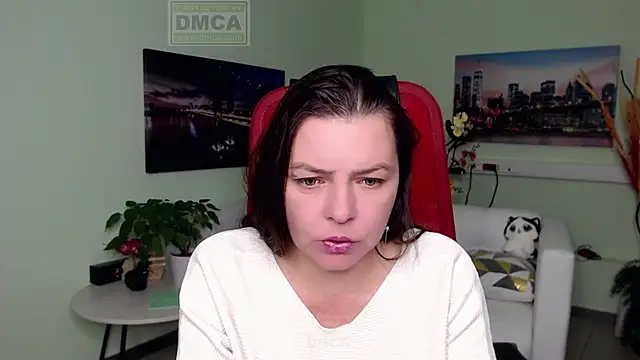 Lily flower7 online show from November 14, 2025, 4:49 am