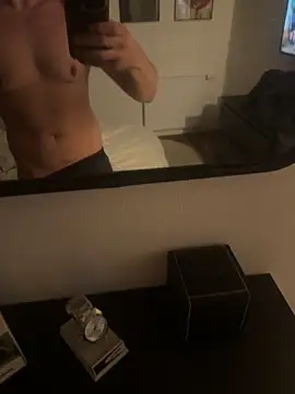 Snapshot of Guitccch chatting on September 27, 2025, 5:13 am Guitccch online show from September 27, 2025, 5:13 am