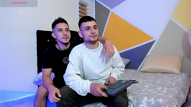 Snapshot of Aron-santoro chatting on September 20, 2025, 3:11 am Aron-santoro online show from September 20, 2025, 3:11 am