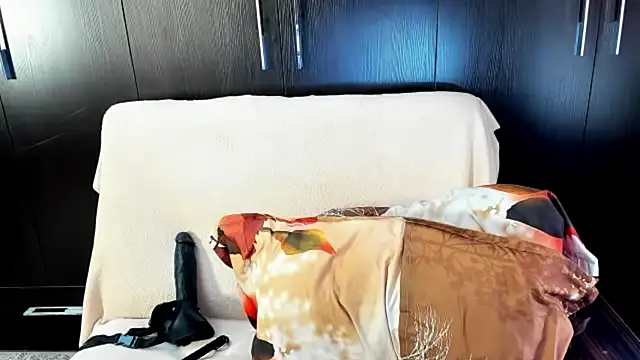 DaisyMun online show from April 15, 2026, 4:51 am